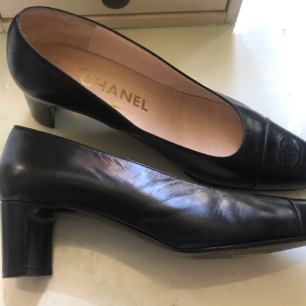 Vintage Chanel Heels - Picture 7 of 10